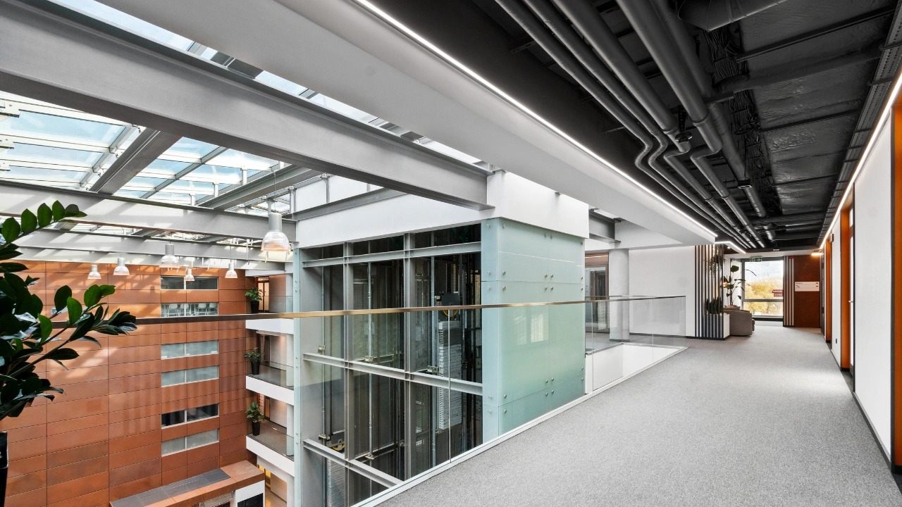 Korytarz w Office Island